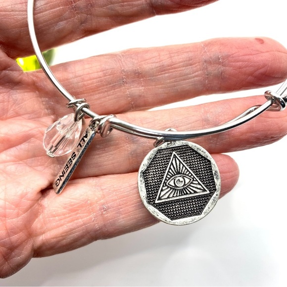 NWOT Seeing Eye Charm Crystal All Seeing Silvertone Expandable Bracelet - Picture 1 of 3